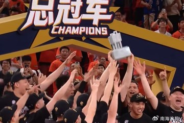 九游娱乐-轰29分14板！打出CBA顶级中锋水平，球迷：郭士强应该征召他|上海队|王哲林|浙江广厦|总冠军|上海男篮_新浪体育_新浪新闻